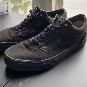 All black old school vans size M7 W8.5